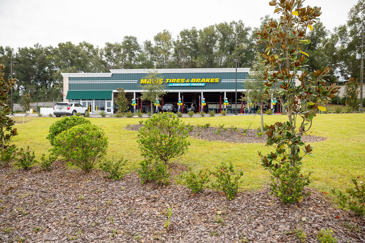 commercial retail parking lot entrance sign beds 6
