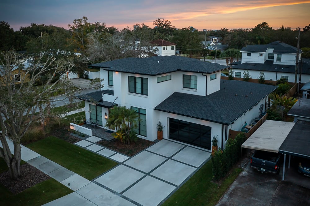 aerial photo of paver driveway with inlay