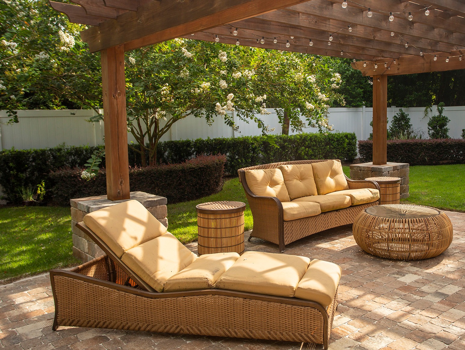 lawn plantings pergola column 17