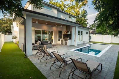 patio artifical turf pool pergola column