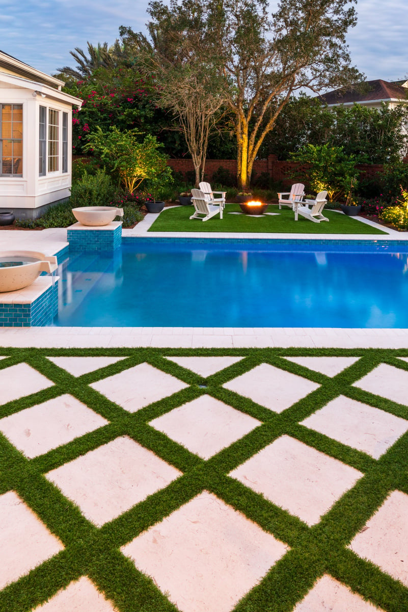 artificial grass around swimming pool in orlanda fl