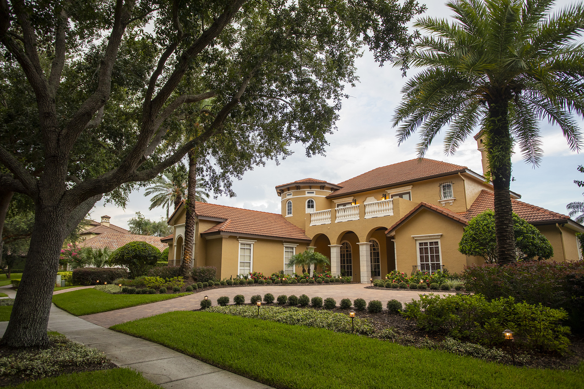 Front landscaping at Florida home